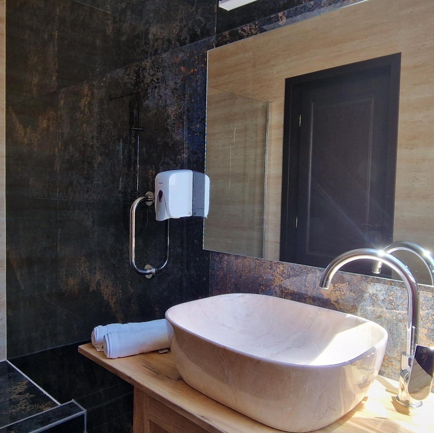 Provence Suceava Otel Dış mekan fotoğraf