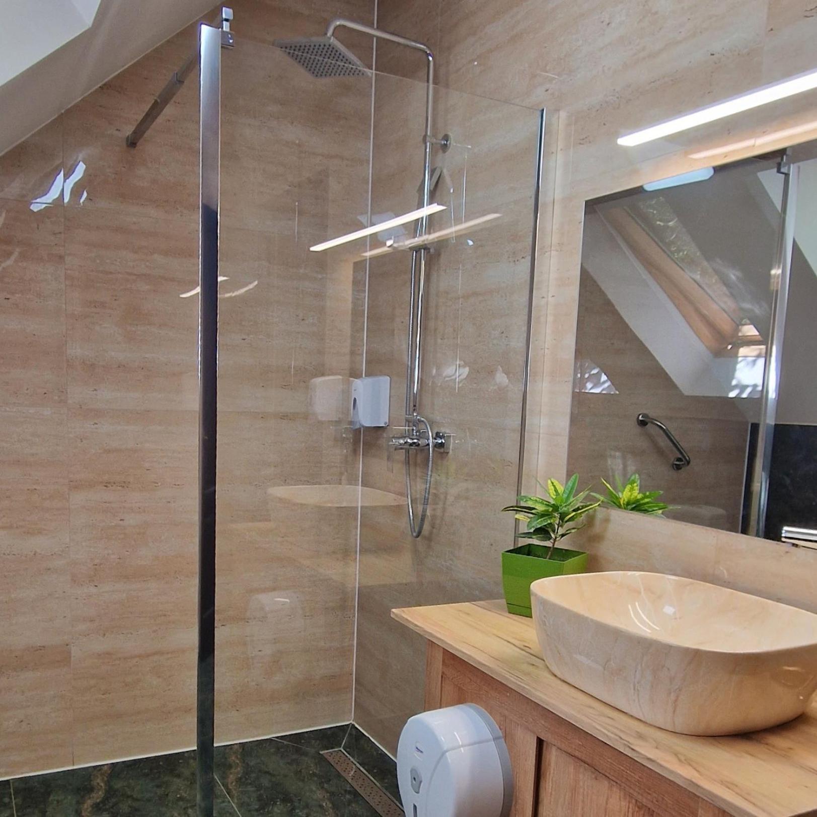 Provence Suceava Otel Dış mekan fotoğraf